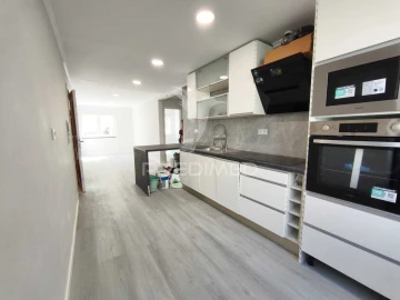 Apartamento T2 para Venda em Benfica