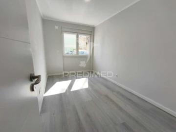 Apartamento T2 para Venda em Benfica