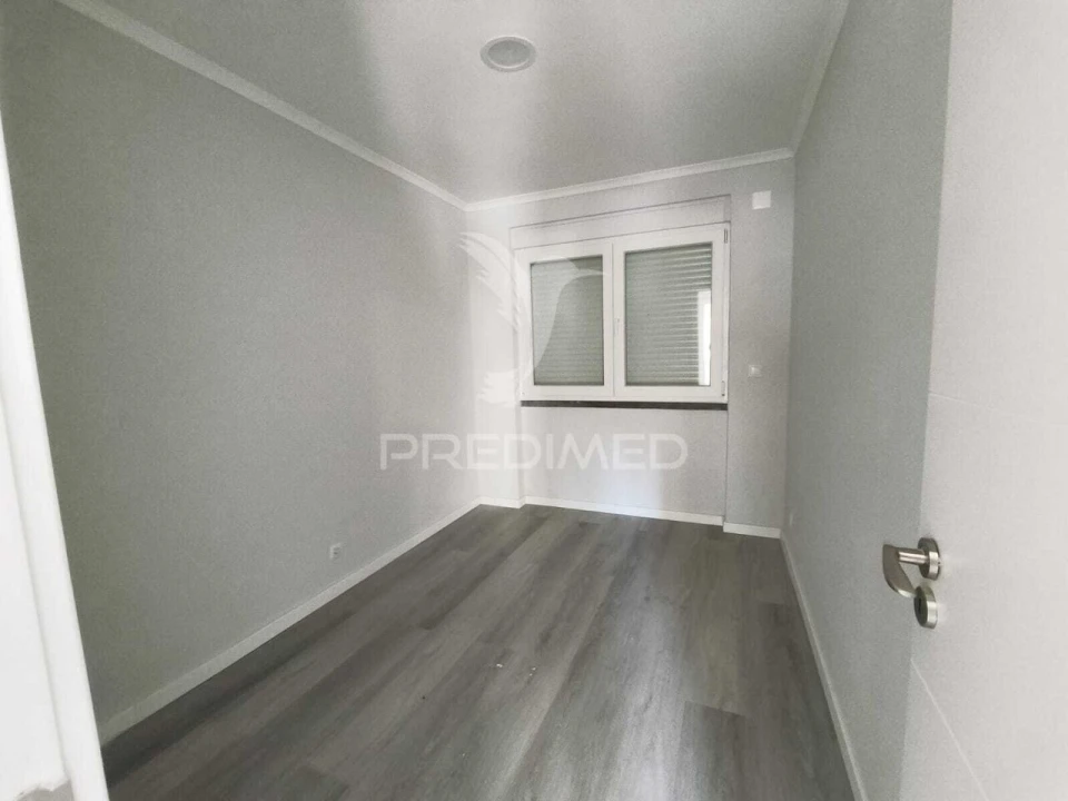 Apartamento T2 para Venda em Benfica Foto 14