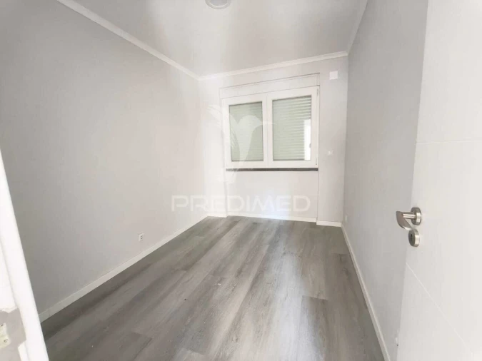 Apartamento T2 para Venda em Benfica Foto 12