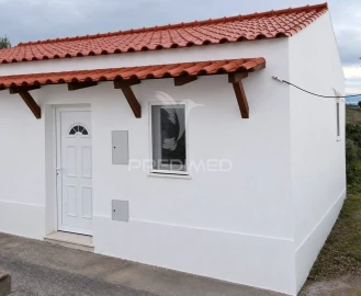 Moradia T2 para Venda em Santiago Maior