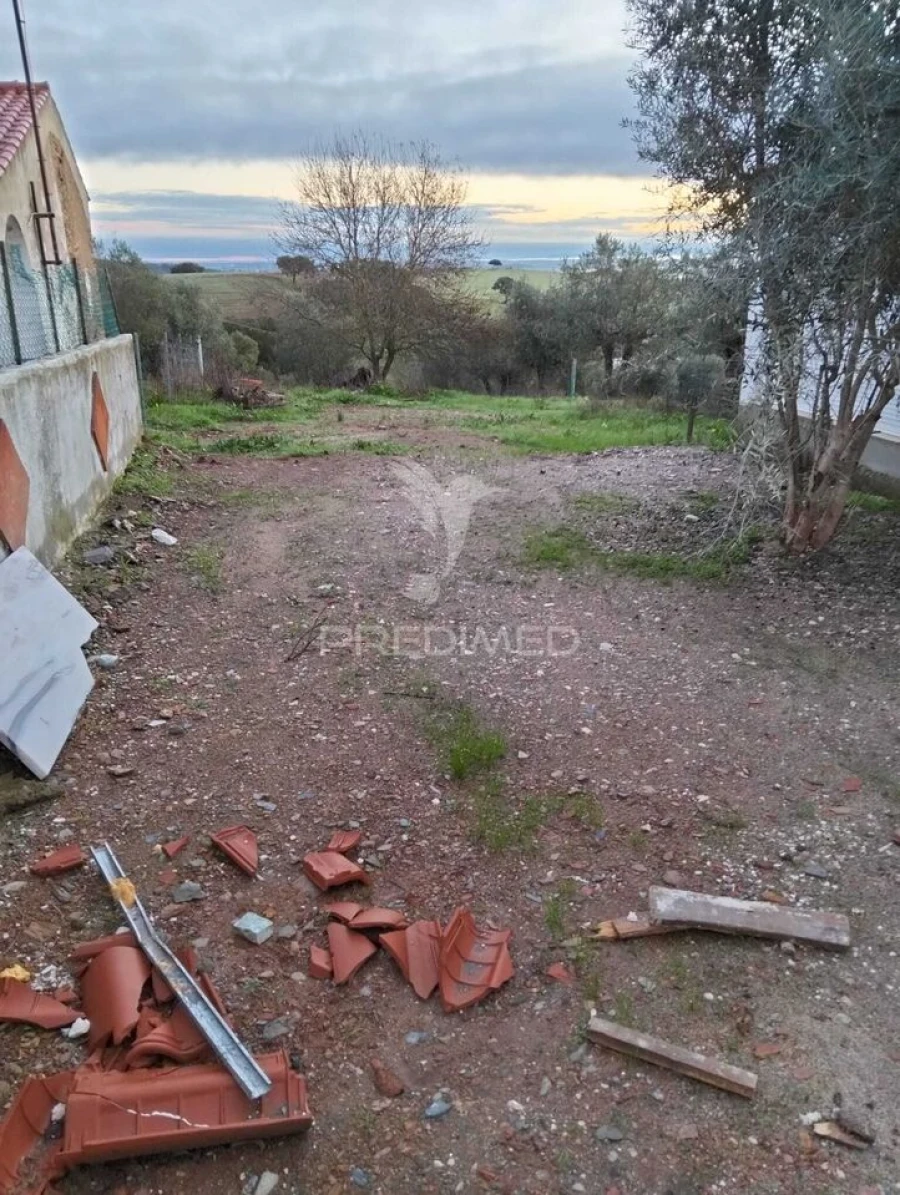 Moradia T2 para Venda em Santiago Maior Foto 19