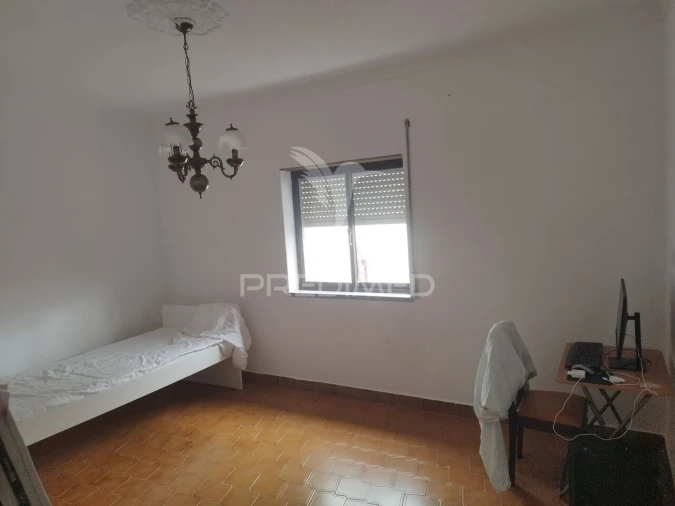 Moradia T3 para Venda em Alpalhão Foto 11