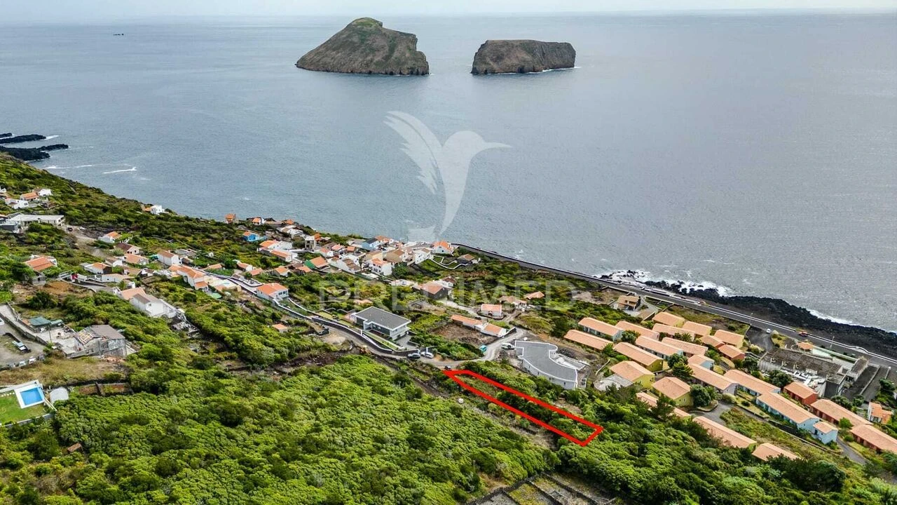 Terreno para Venda em Feteira Foto 1