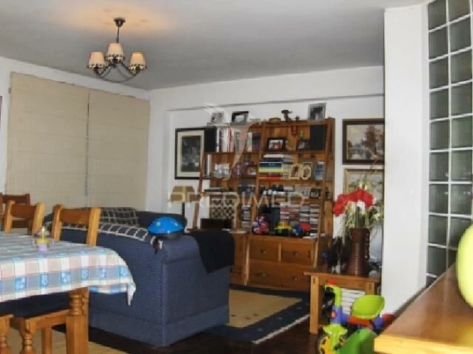 Apartamento T4 para Venda em Alfragide Foto 3