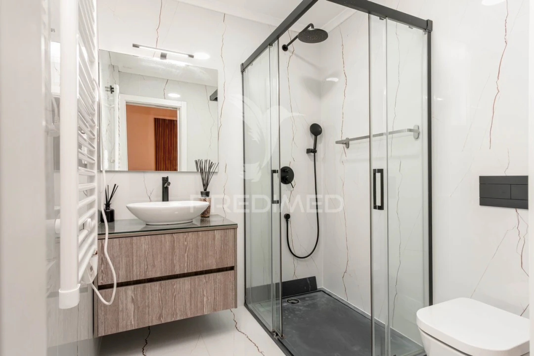 Moradia T4 para Venda em Mina de Água Foto 34