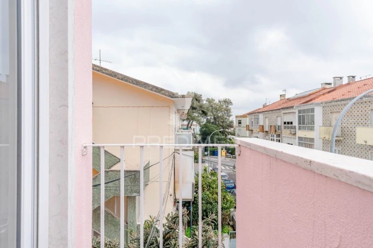 Moradia T4 para Venda em Mina de Água Foto 23