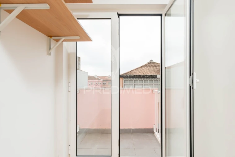 Moradia T4 para Venda em Mina de Água Foto 22