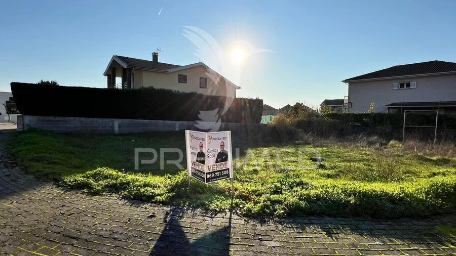 Terreno para Venda em Torre de D. Chama