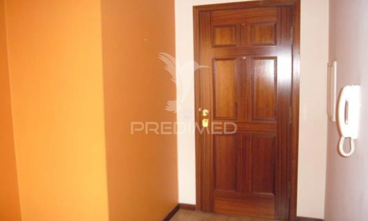 Apartamento T2 para Venda em São João da Madeira Foto 3