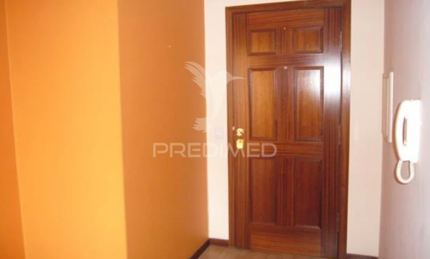 Apartamento T2 para Venda em São João da Madeira Foto 3