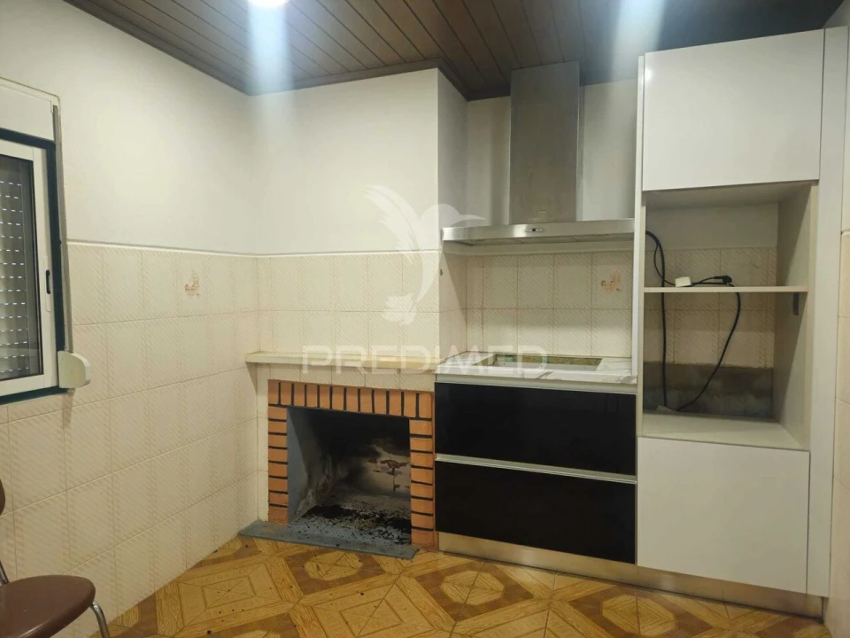 Moradia T3 para Venda em Beco Foto 1