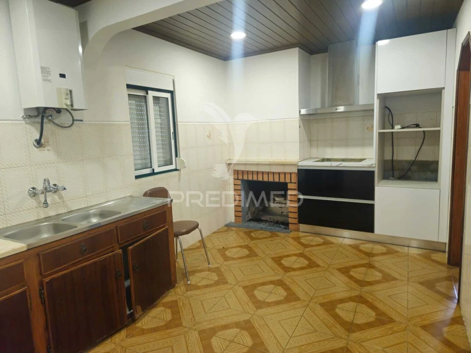 Moradia T3 para Venda em Beco Foto 4