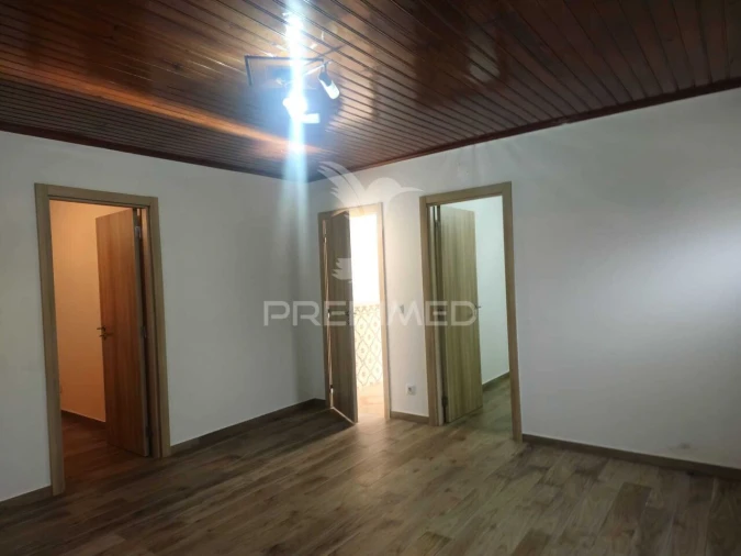 Moradia T3 para Venda em Beco Foto 7