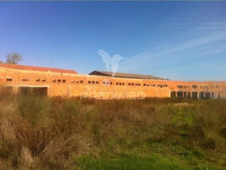 Prédio para Venda em Povoa da Isenta Foto 1