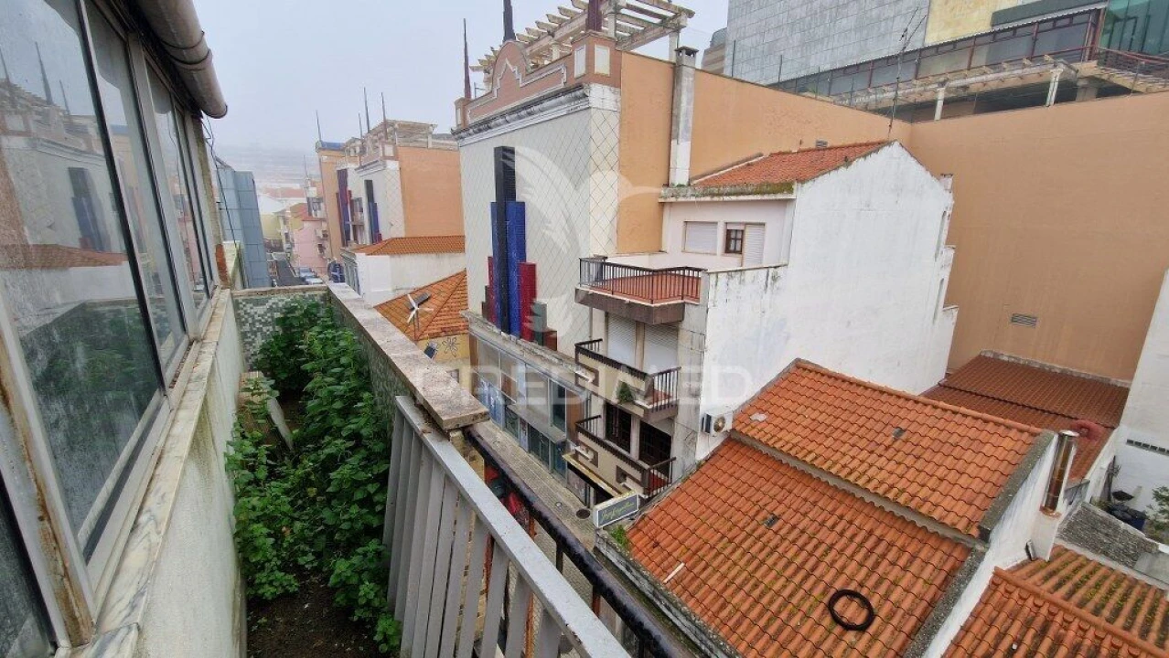 Apartamento T2 para Venda em Vila Franca de Xira Foto 23