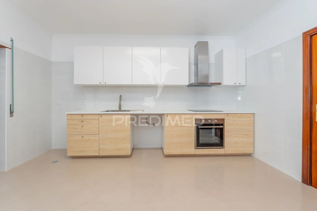 Apartamento T4 para Venda em Alfragide Foto 2