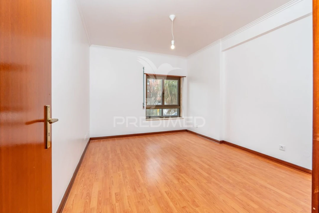 Apartamento T4 para Venda em Alfragide Foto 26