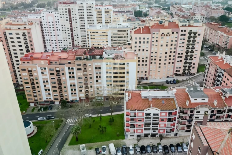 Apartamento T4 para Venda em Alfragide Foto 35