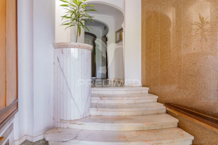 Apartamento T4 para Venda em Alfragide Foto 29