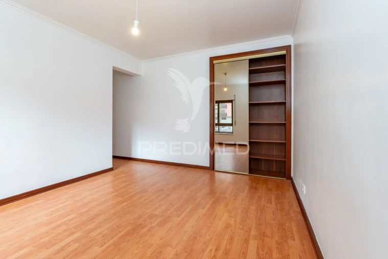 Apartamento T4 para Venda em Alfragide Foto 22