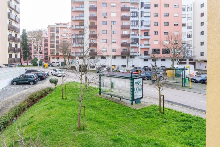 Apartamento T4 para Venda em Alfragide Foto 33