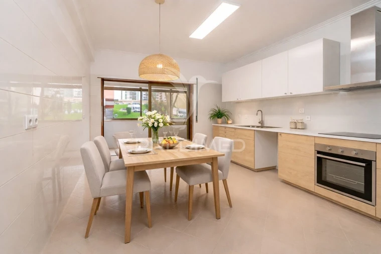 Apartamento T4 para Venda em Alfragide Foto 3