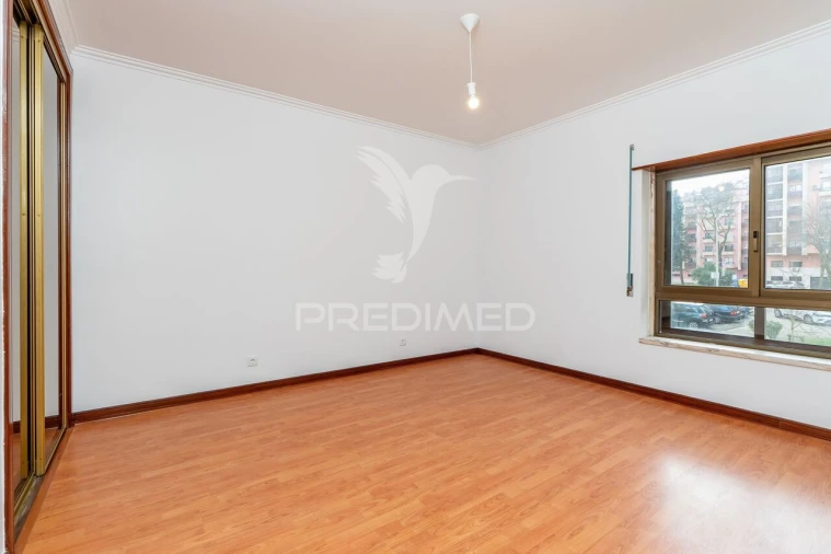 Apartamento T4 para Venda em Alfragide Foto 21