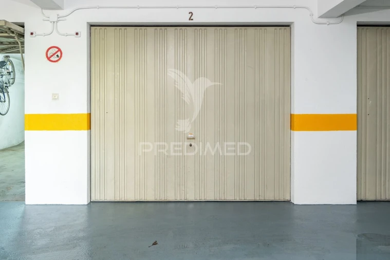 Apartamento T4 para Venda em Alfragide Foto 30