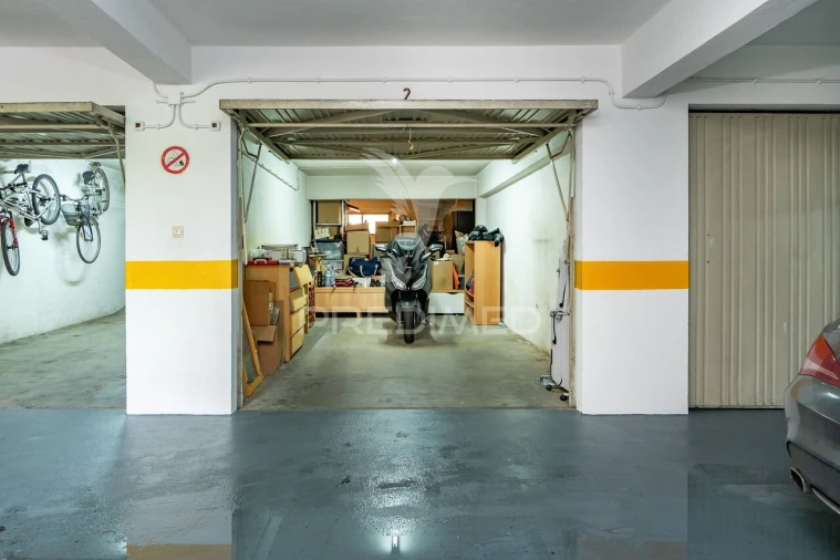 Apartamento T4 para Venda em Alfragide Foto 31