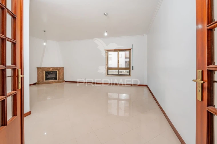 Apartamento T4 para Venda em Alfragide Foto 7