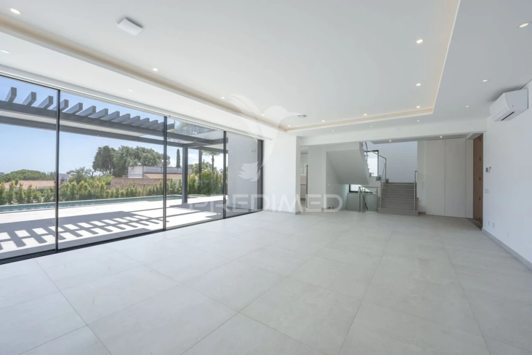 Moradia T4 para Venda em Albufeira e Olhos de Água Foto 4
