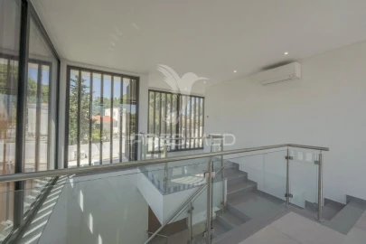 Moradia T4 para Venda em Albufeira e Olhos de Água