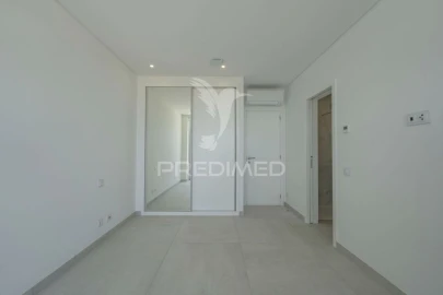 Moradia T4 para Venda em Albufeira e Olhos de Água