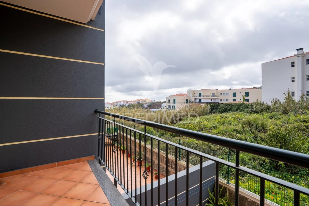 Apartamento T1 para Venda em Caniço Foto 8