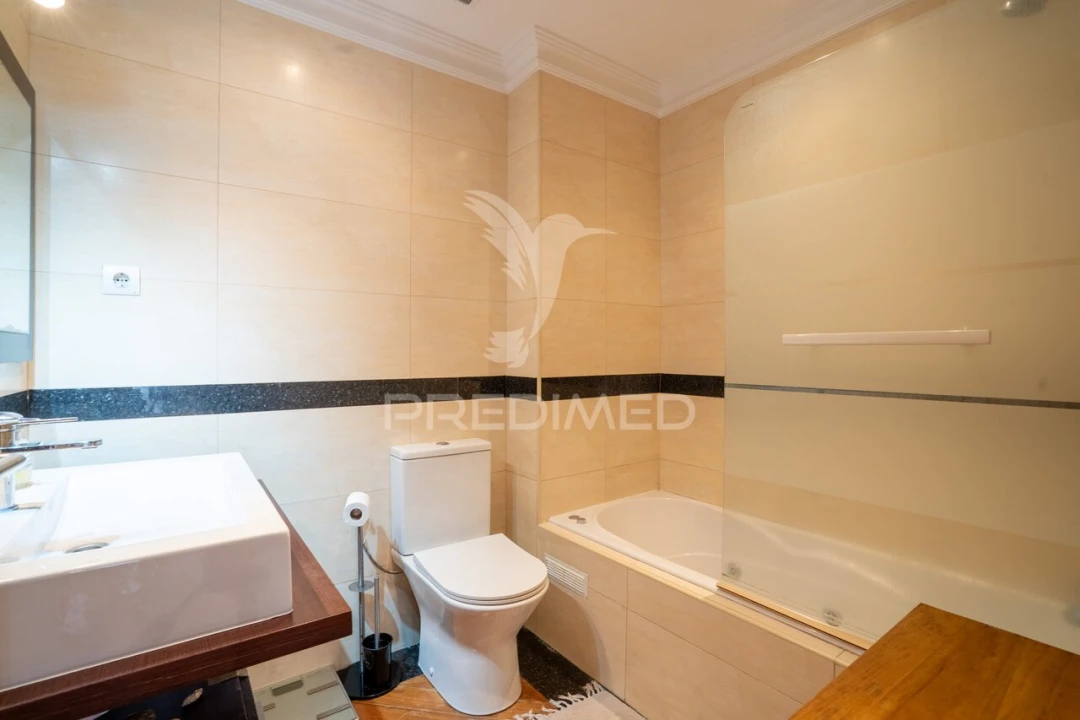 Apartamento T1 para Venda em Caniço Foto 7