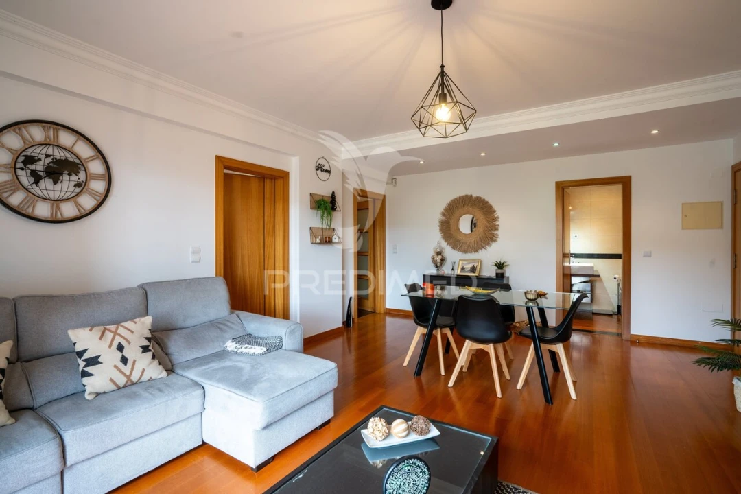 Apartamento T1 para Venda em Caniço Foto 3