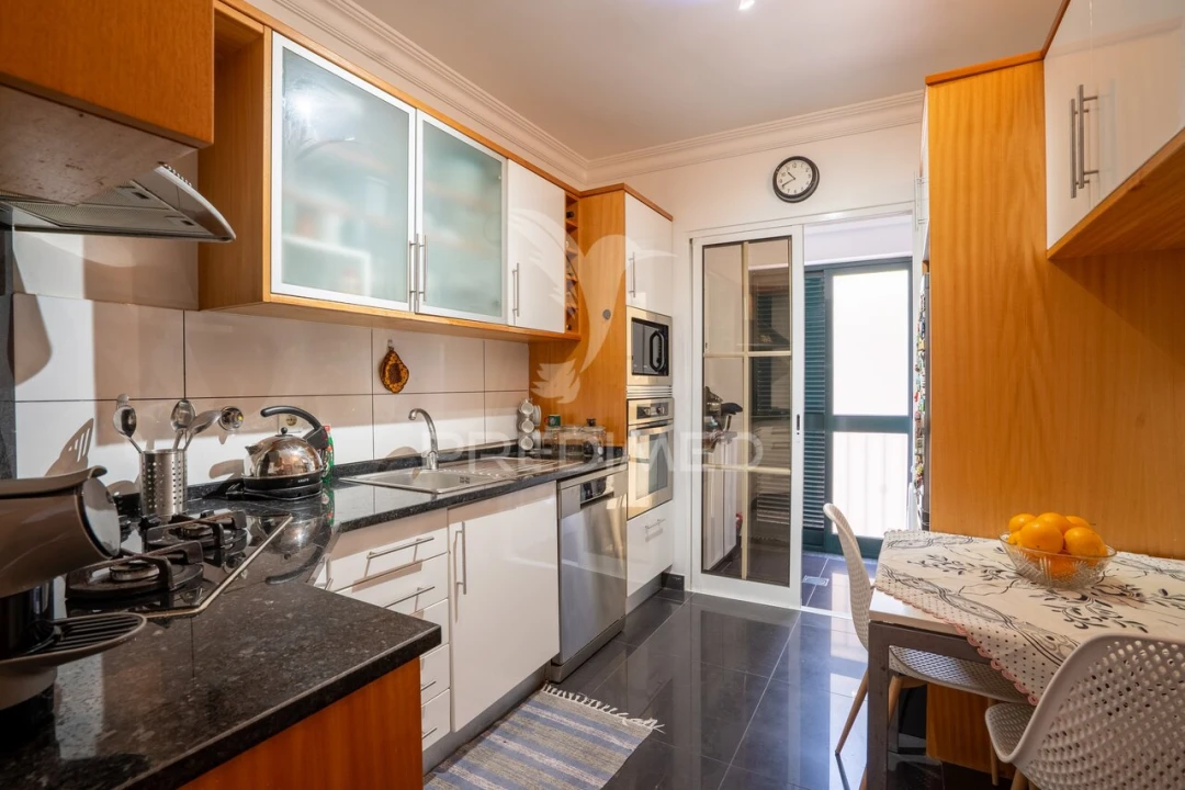 Apartamento T1 para Venda em Caniço Foto 4