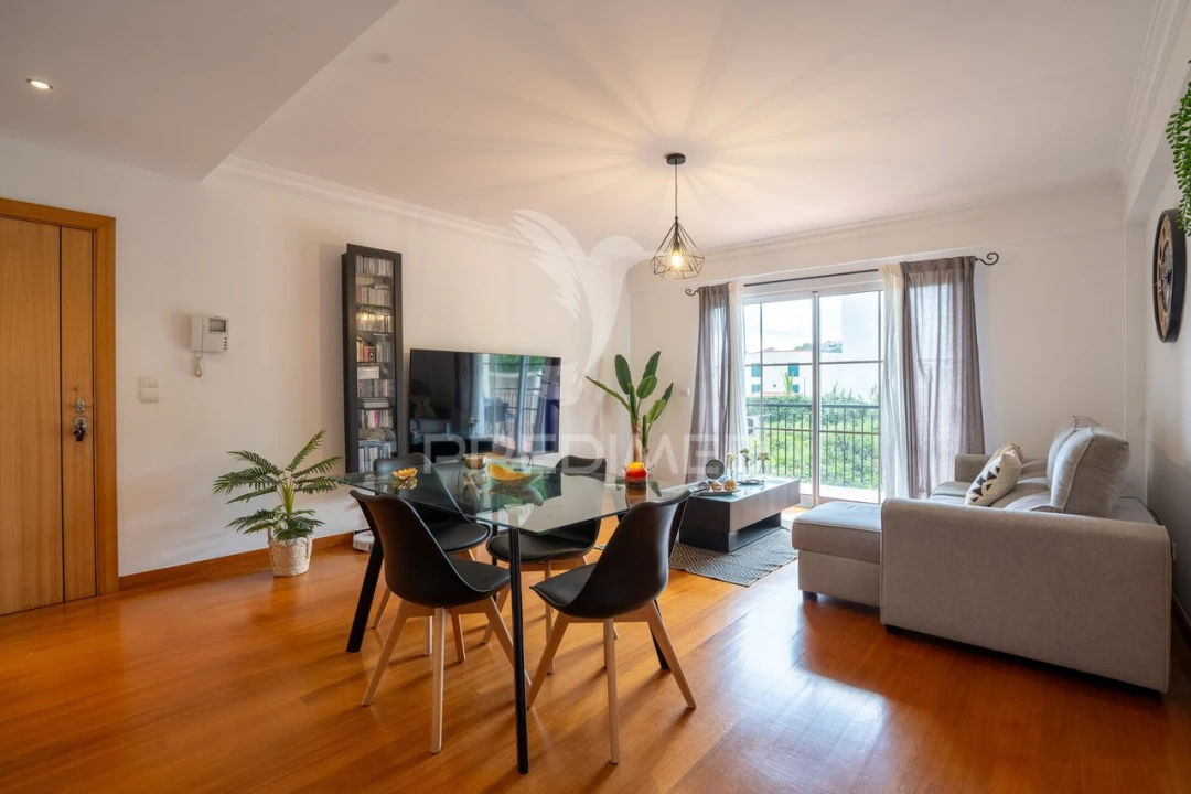 Apartamento T1 para Venda em Caniço Foto 2
