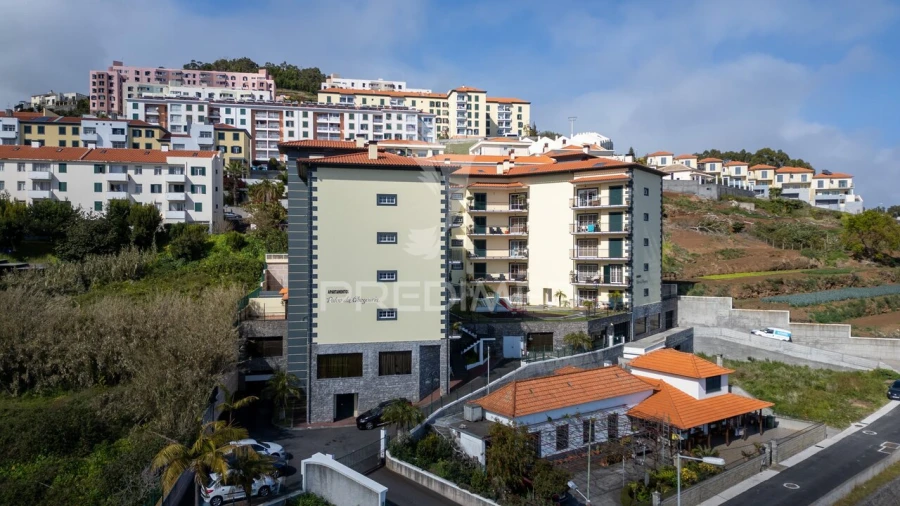 Apartamento T1 para Venda em Caniço Foto 11