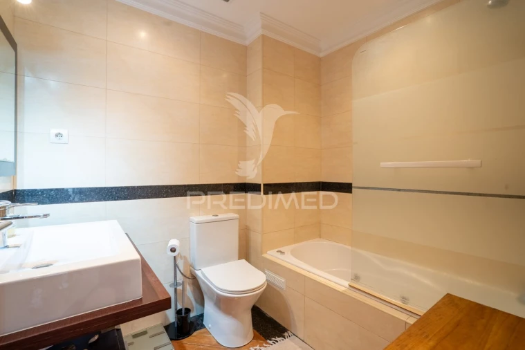 Apartamento T1 para Venda em Caniço Foto 7