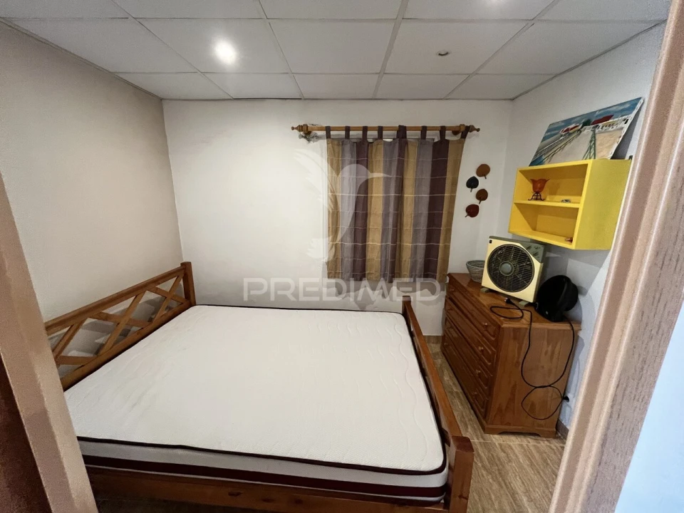 Moradia T3 para Venda em Quelfes Foto 8