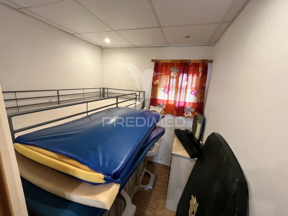 Moradia T3 para Venda em Quelfes Foto 10