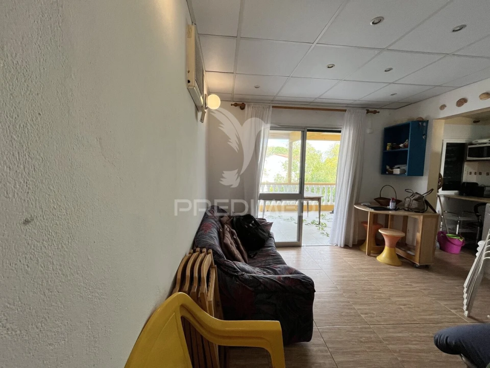 Moradia T3 para Venda em Quelfes Foto 13