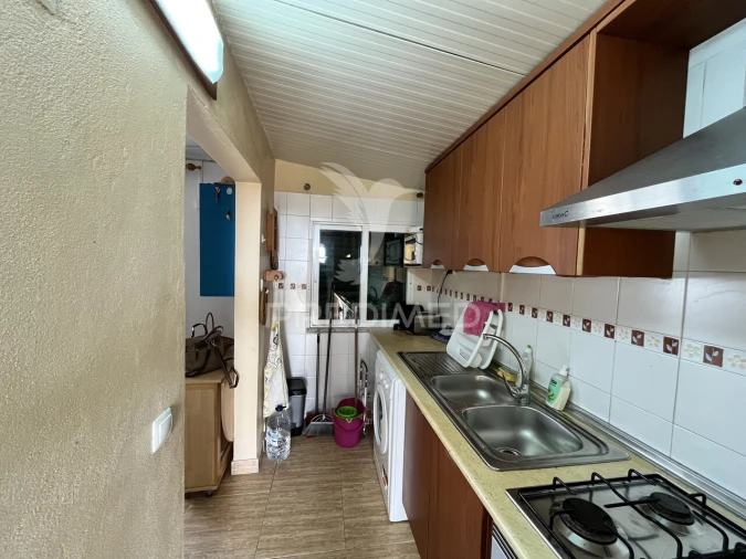 Moradia T3 para Venda em Quelfes Foto 15