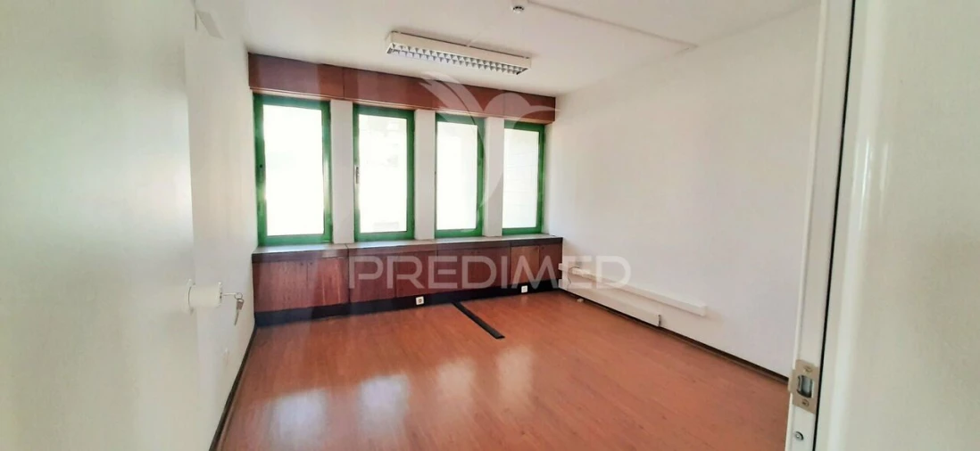 Escritório para Venda em Vila Franca de Xira Foto 10