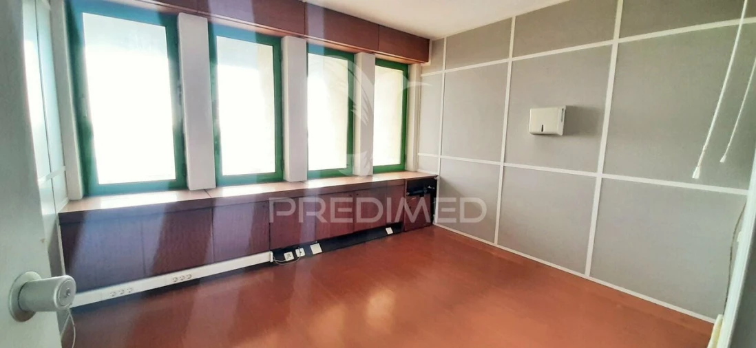 Escritório para Venda em Vila Franca de Xira Foto 13