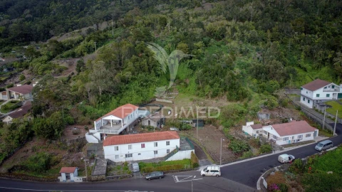 Prédio para Venda em Urzelina (São Mateus)