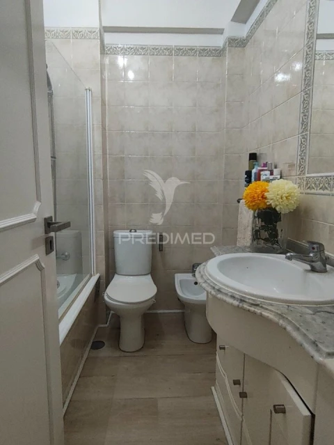 Apartamento T2 para Venda em Alfragide