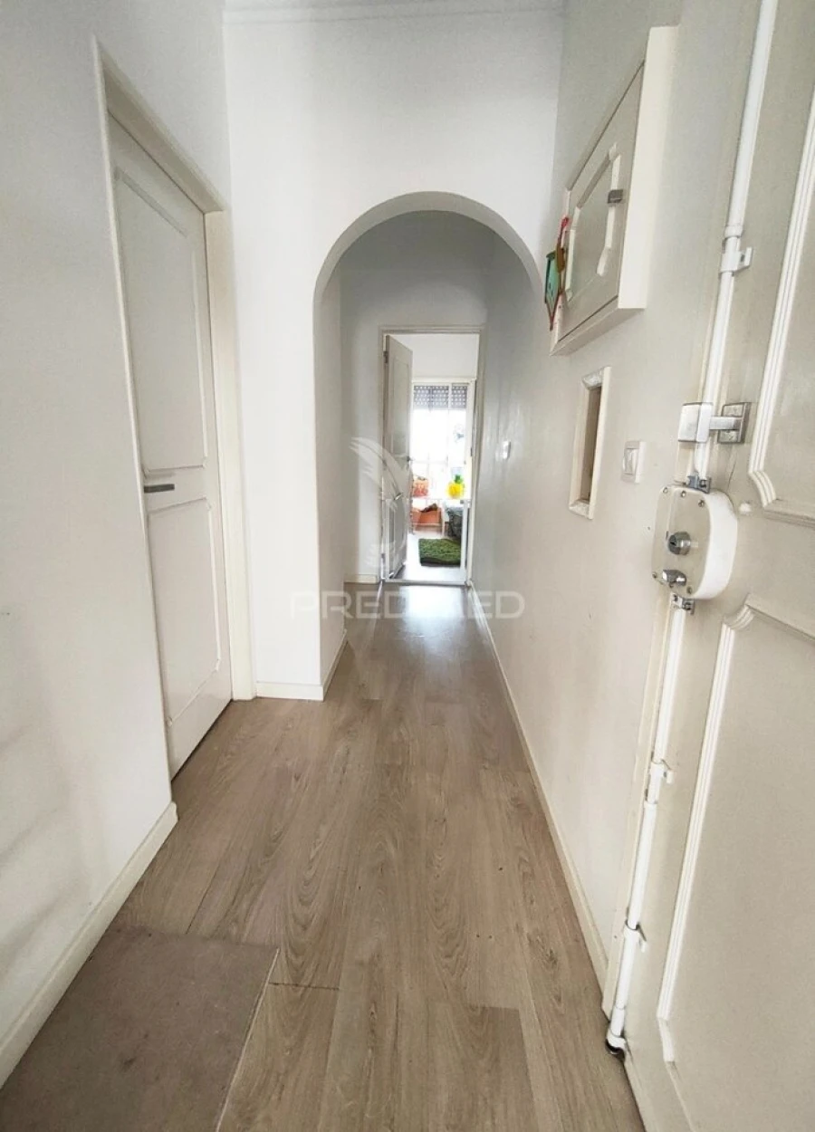Apartamento T2 para Venda em Alfragide Foto 14
